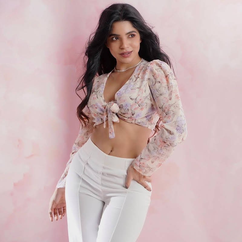 hello telugu heroine gallery divya bharathi 20230907 2