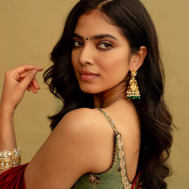 hello telugu heroine gallery malavika mohanan 20230928 1