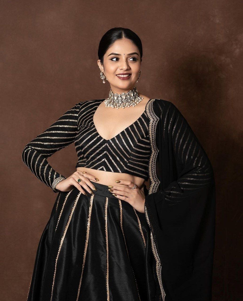 hello telugu heroine gallery sreemukhi 20231020 4