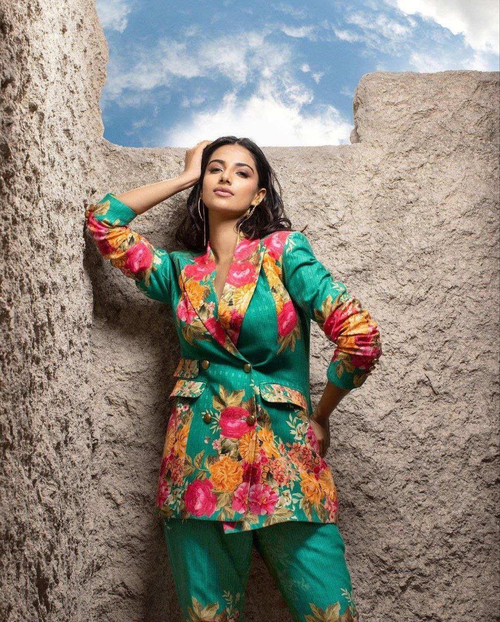 Meenakshi Chaudhary Vs Faria Abdullah 2 hello telugu heroine gallery meenakshi chaudhary 20231110 3