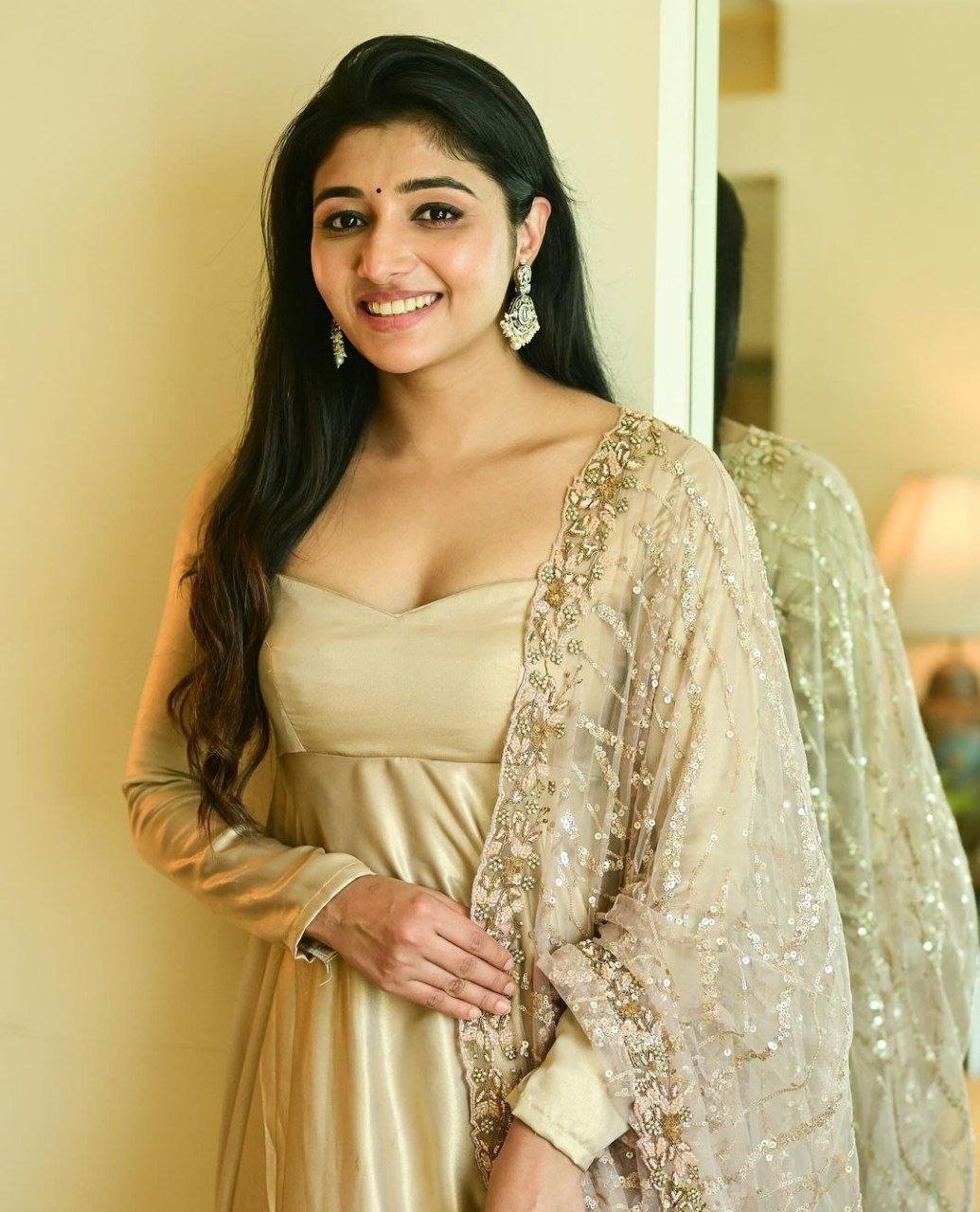 Shriya Saran Vs Mirna Menon 3 hello telugu heroine gallery mirna menon 20231116 2