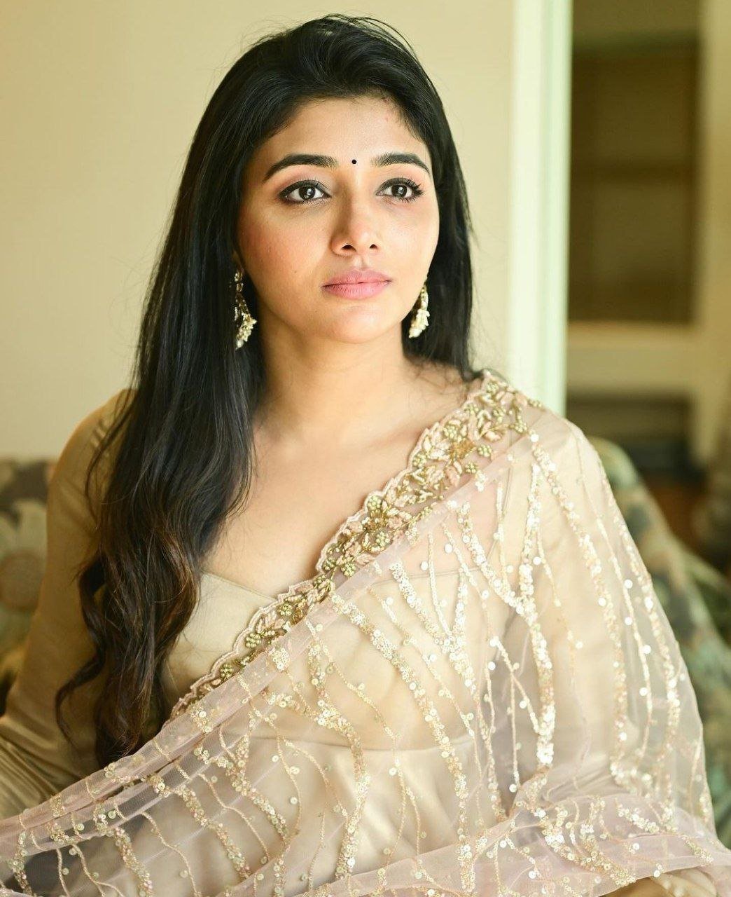 Shriya Saran Vs Mirna Menon 4 hello telugu heroine gallery mirna menon 20231116 4