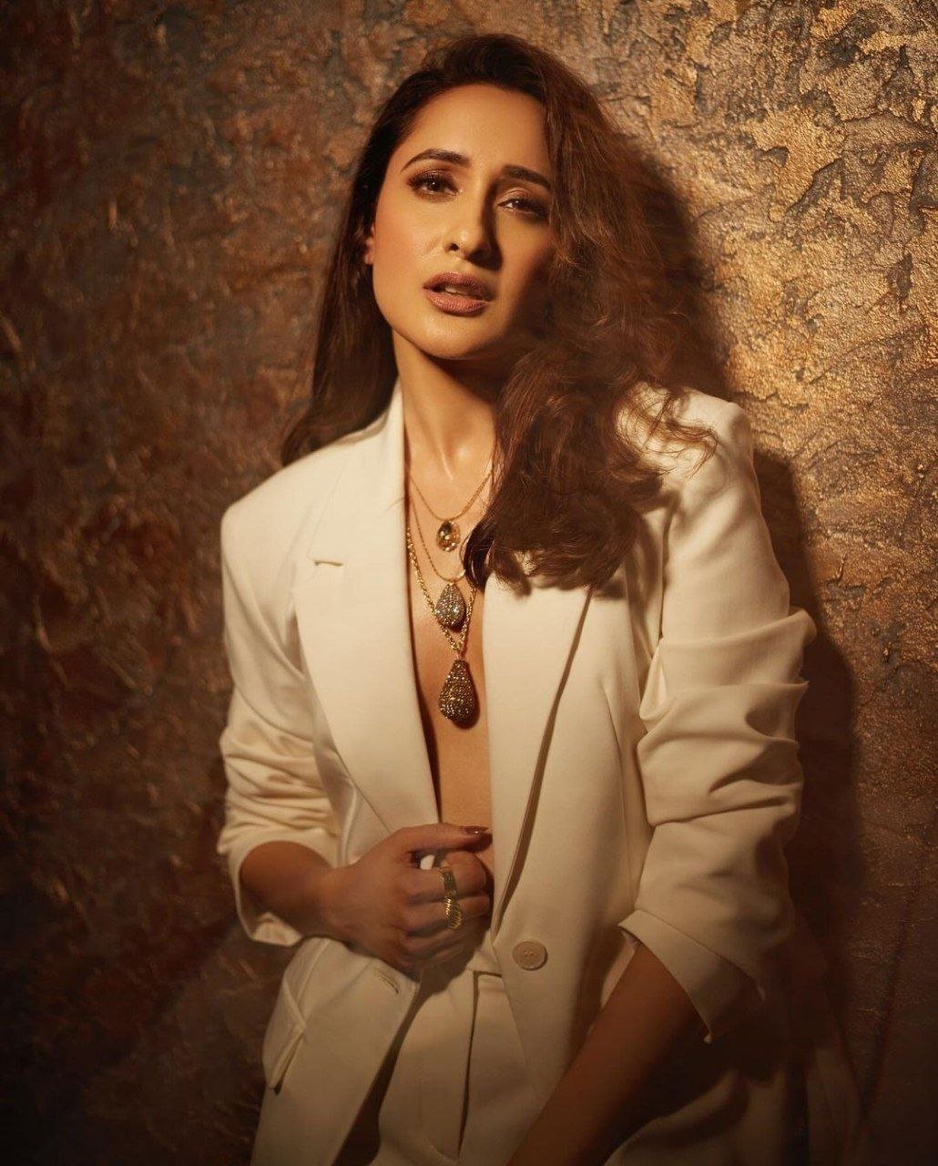 Shruti Haasan Vs Pragya Jaiswal 3 hello telugu heroine gallery pragya jaiswal 20231121 1