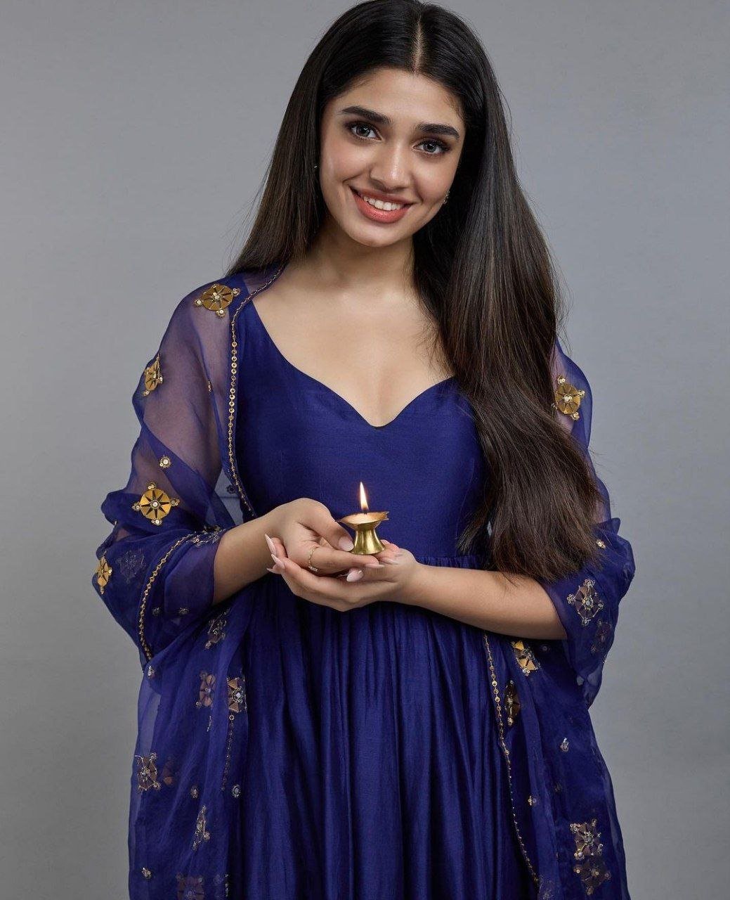 hello telugu heroine gallery krithi shetty 20231125 1