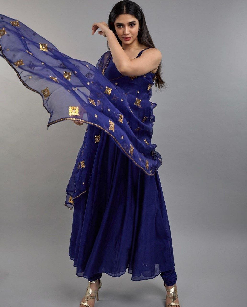 hello telugu heroine gallery krithi shetty 20231125 3