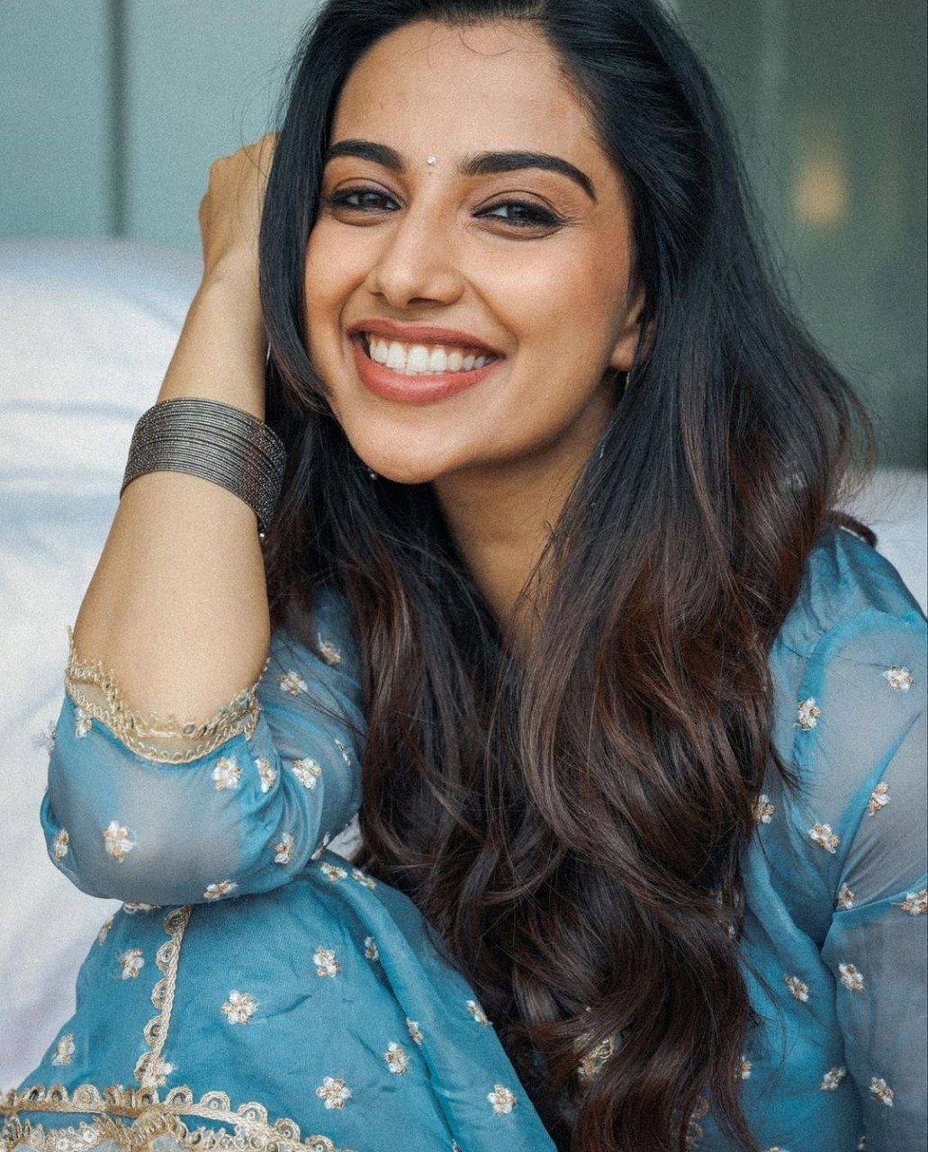 Meenakshi Chaudhary Vs Sree Leela 1 hello telugu heroine gallery meenakshi chaudhary 20231127 1