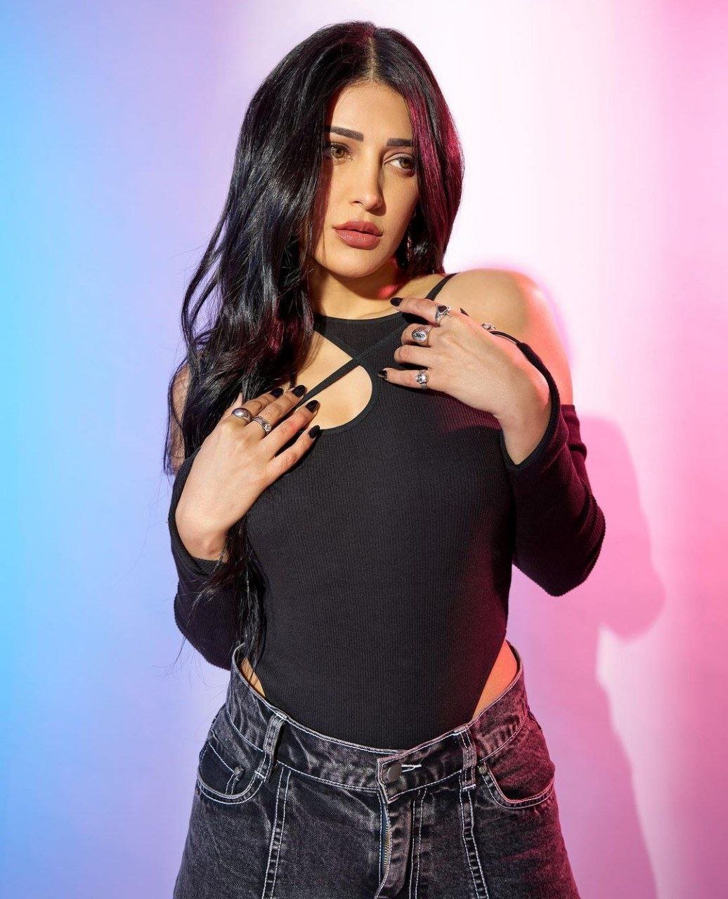 hello telugu heroine gallery shruti haasan 20231128 3