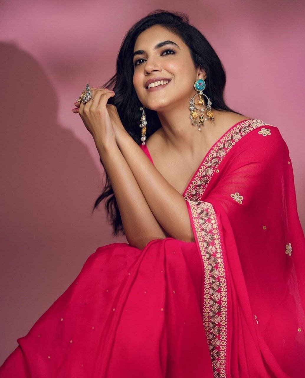 Meenakshi Chaudhary Vs Ritu Varma 3 hello telugu heroine gallery ritu varma 20231206 1