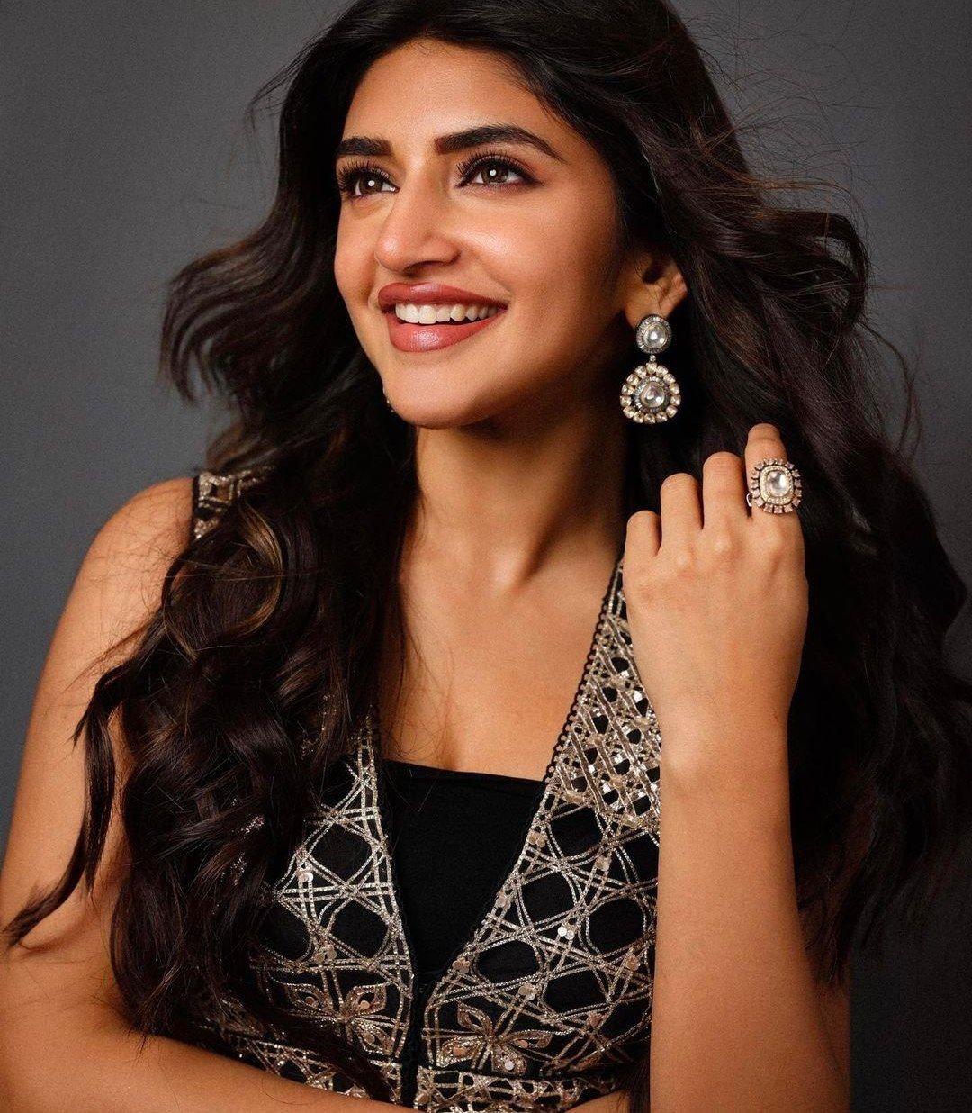 Sree Leela Vs Pragya Jaiswal 1 hello telugu heroine gallery sree leela 20231217 1