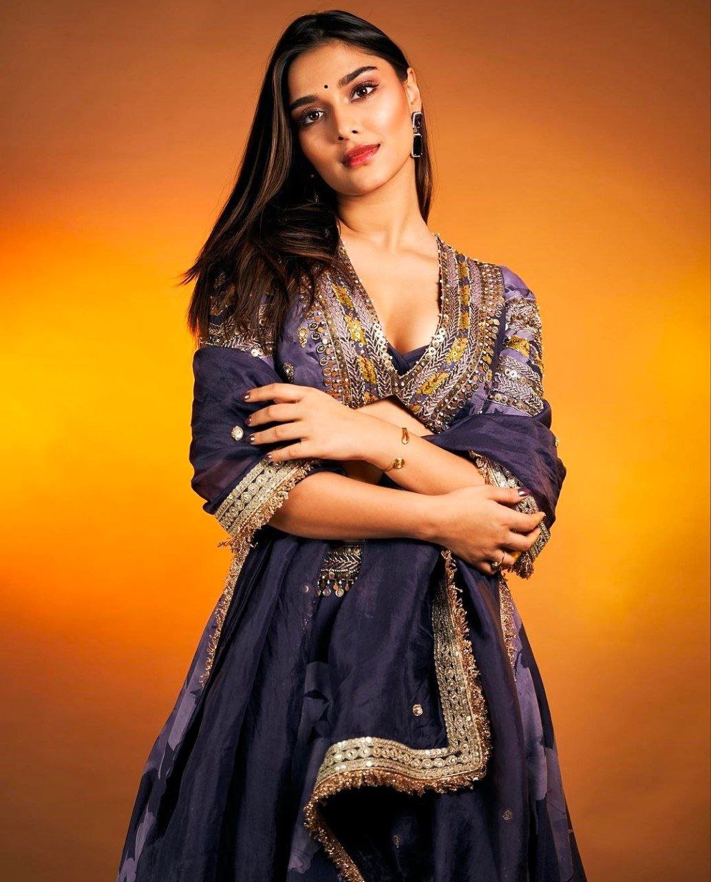 hello telugu heroine gallery saiee manjrekar 20231219 2