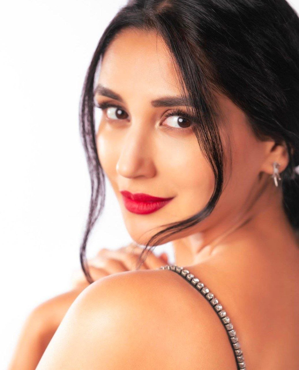 hello telugu heroine gallery nikita dutta 20231219 2