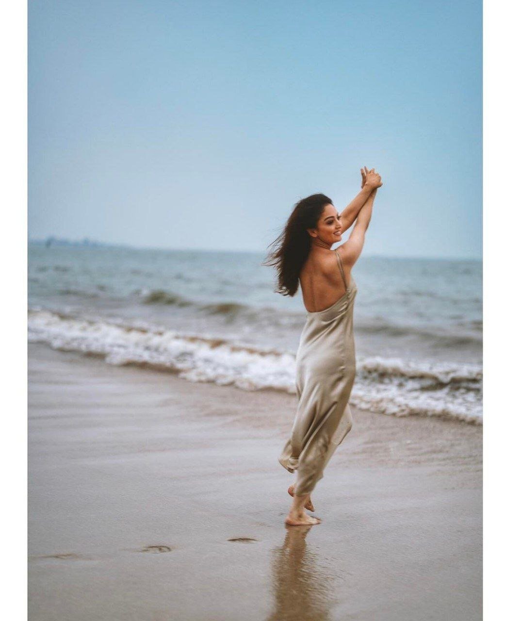 Divya Bharathi Vs Sandeepa Dhar 5 hello telugu heroine gallery sandeepa dhar 20231222 3