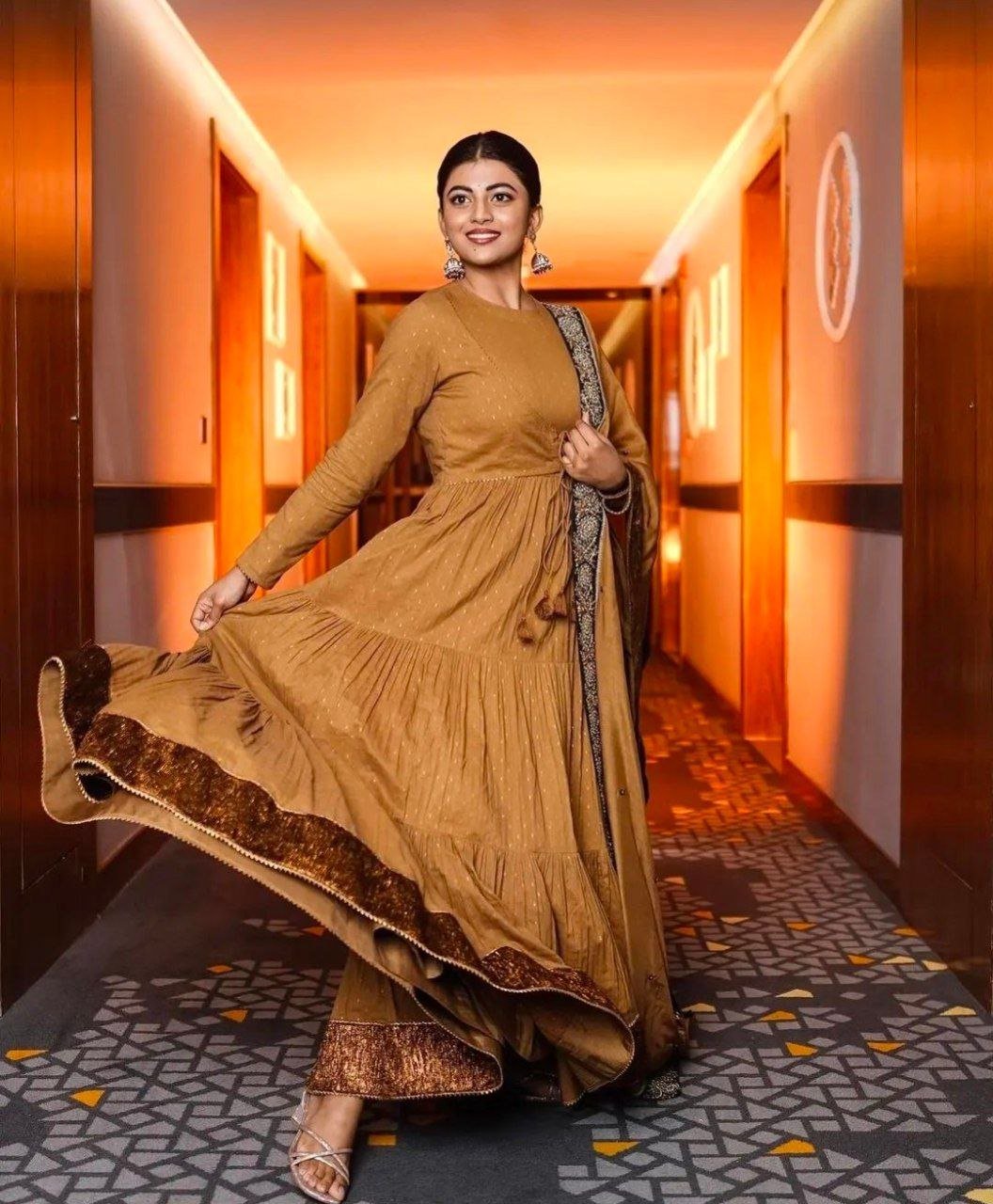 Anandhi Kayal Vs Ruhani Sharma 2 hello telugu heroine gallery anandhi kayal 20231230 3