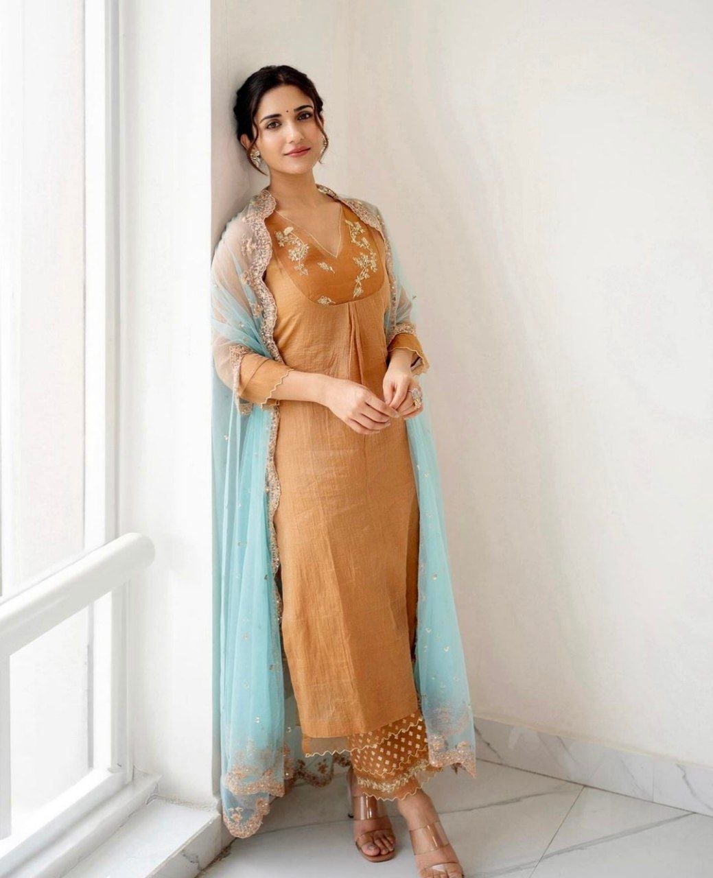 Anandhi Kayal Vs Ruhani Sharma 3 hello telugu heroine gallery ruhani sharma 20231230 2