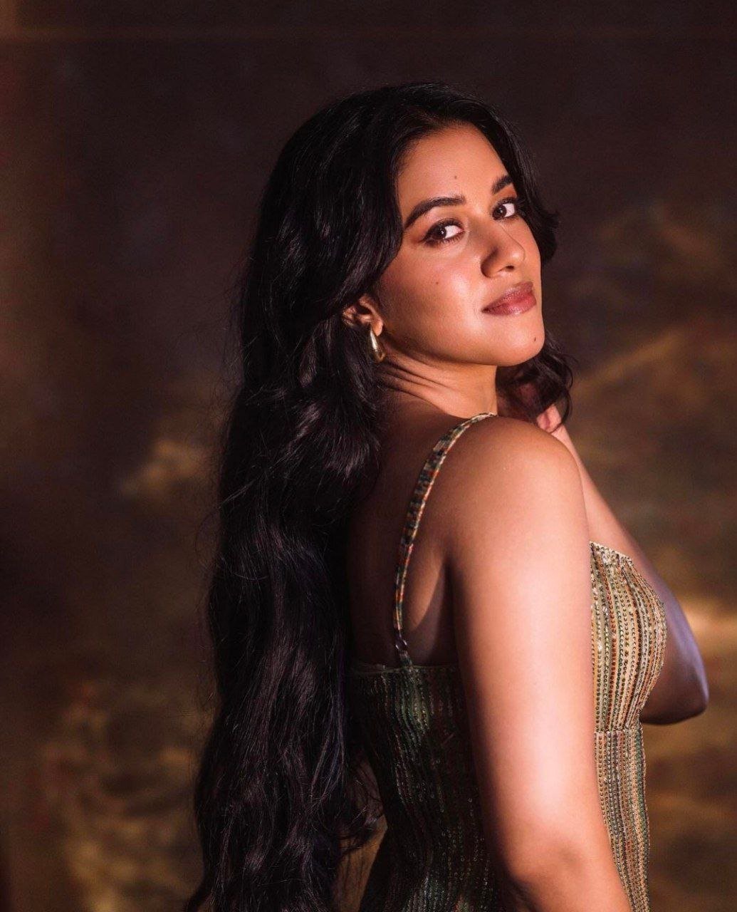 hello telugu heroine gallery mirnalini ravi 20240102 4