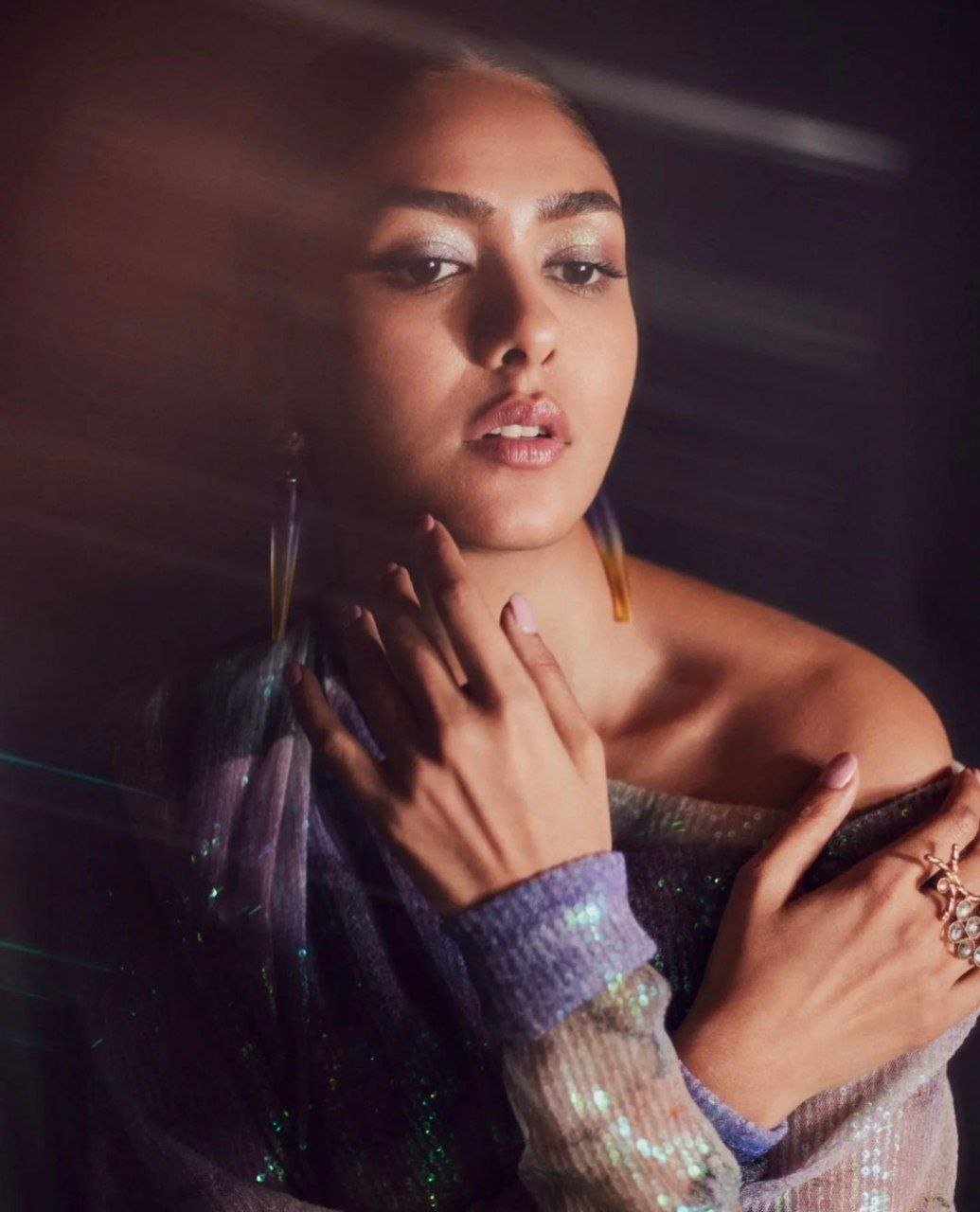 Mrunal Thakur Vs Varsh Bollamma 2 hello telugu heroine gallery mrunal thakur 20240107 3