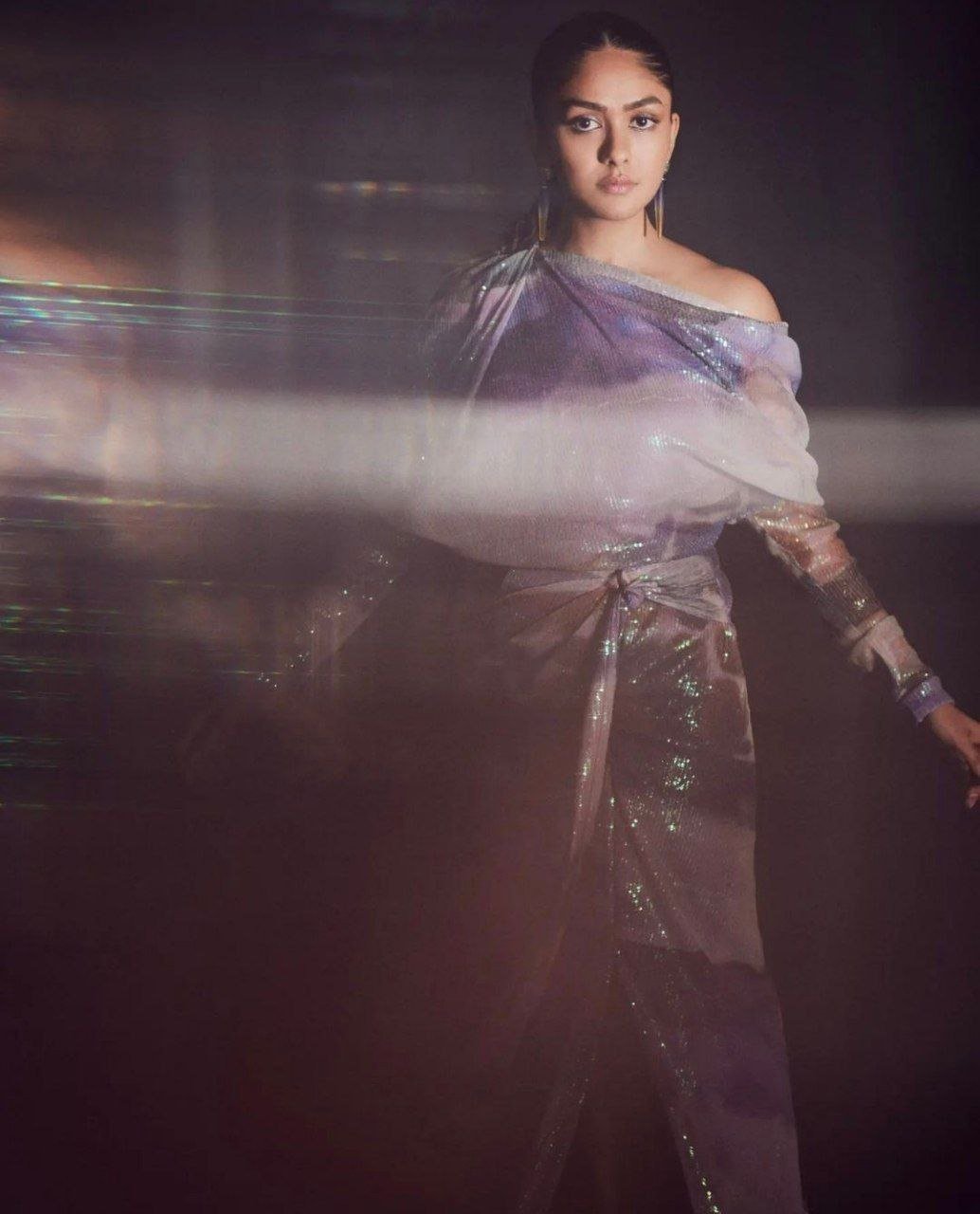 Mrunal Thakur Vs Varsh Bollamma 3 hello telugu heroine gallery mrunal thakur 20240107 5