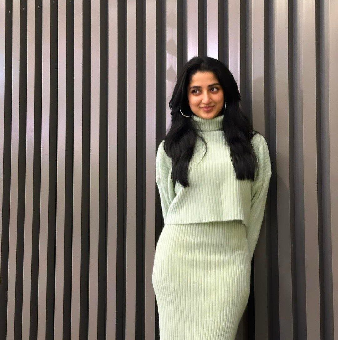 Shreya Dhanwanthary Vs Susshhe 3 hello telugu heroine gallery susshhe 20240110 1