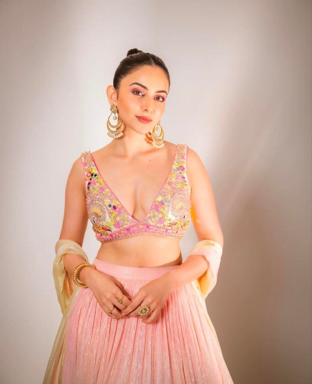 Rakul Preet Singh Vs Ashika Ranganath 3 hello telugu heroine gallery rakul preet singh 20240113 5