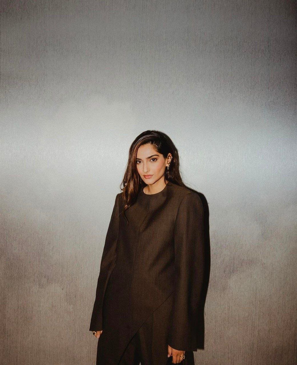 hello telugu heroine gallery sonam kapoor 20240127 3