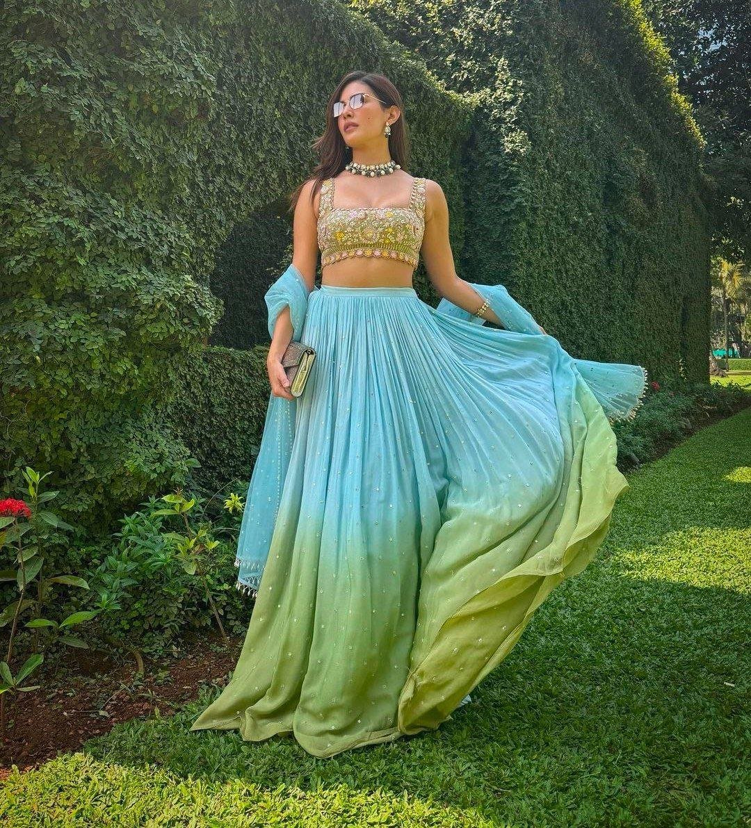 Malavika Mohanan Vs Amyra Dastur 3 hello telugu heroine gallery amyra dastur 20240131 2