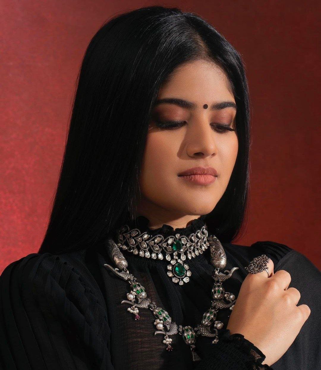 Amyra Dastur Vs Megha Akash 2 hello telugu heroine gallery megha akash 20240220 1