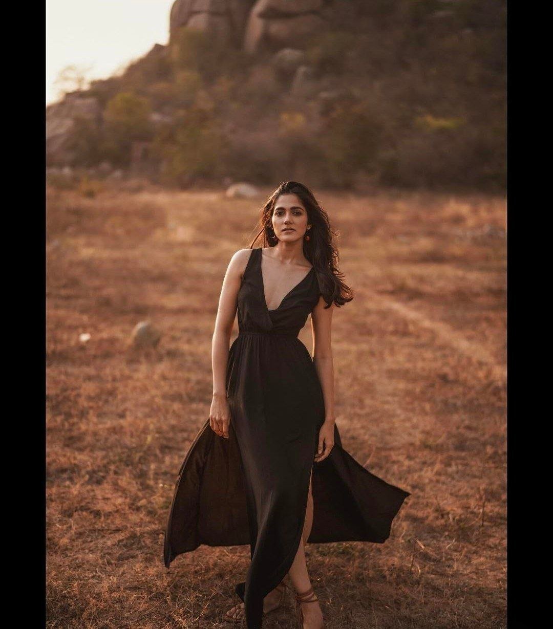 Sree Leela Vs Simran Choudhary 3 hello telugu heroine gallery simran choudhary 20240223 2