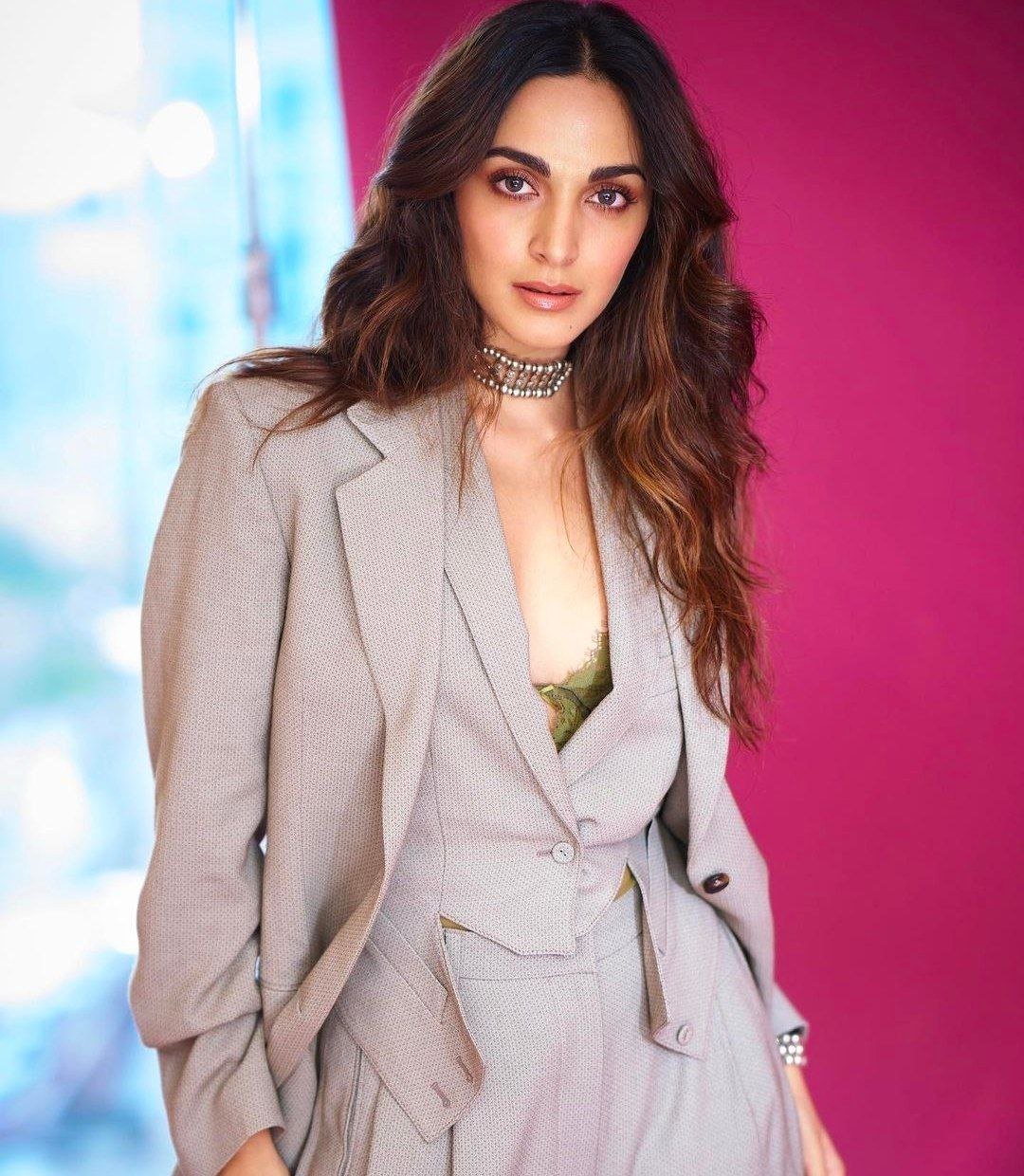 Kiara Advani Vs Nikita Dutta 2 hello telugu heroine gallery kiara advani 20240224 3