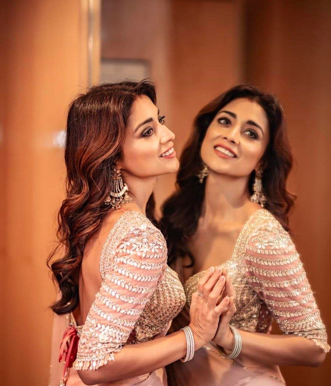 Shriya Saran Vs Malavika Mohanan 1 hello telugu heroine gallery shriya saran 20240315 1