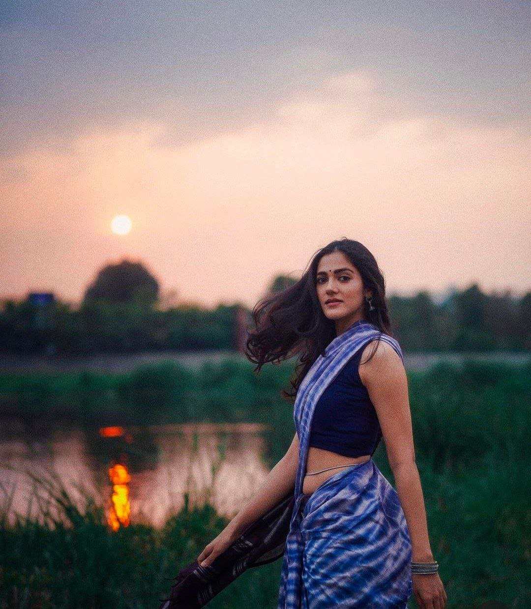 Raashii Khanna Vs Simran Choudhary 4 hello telugu heroine gallery simran choudhary 20240316 4