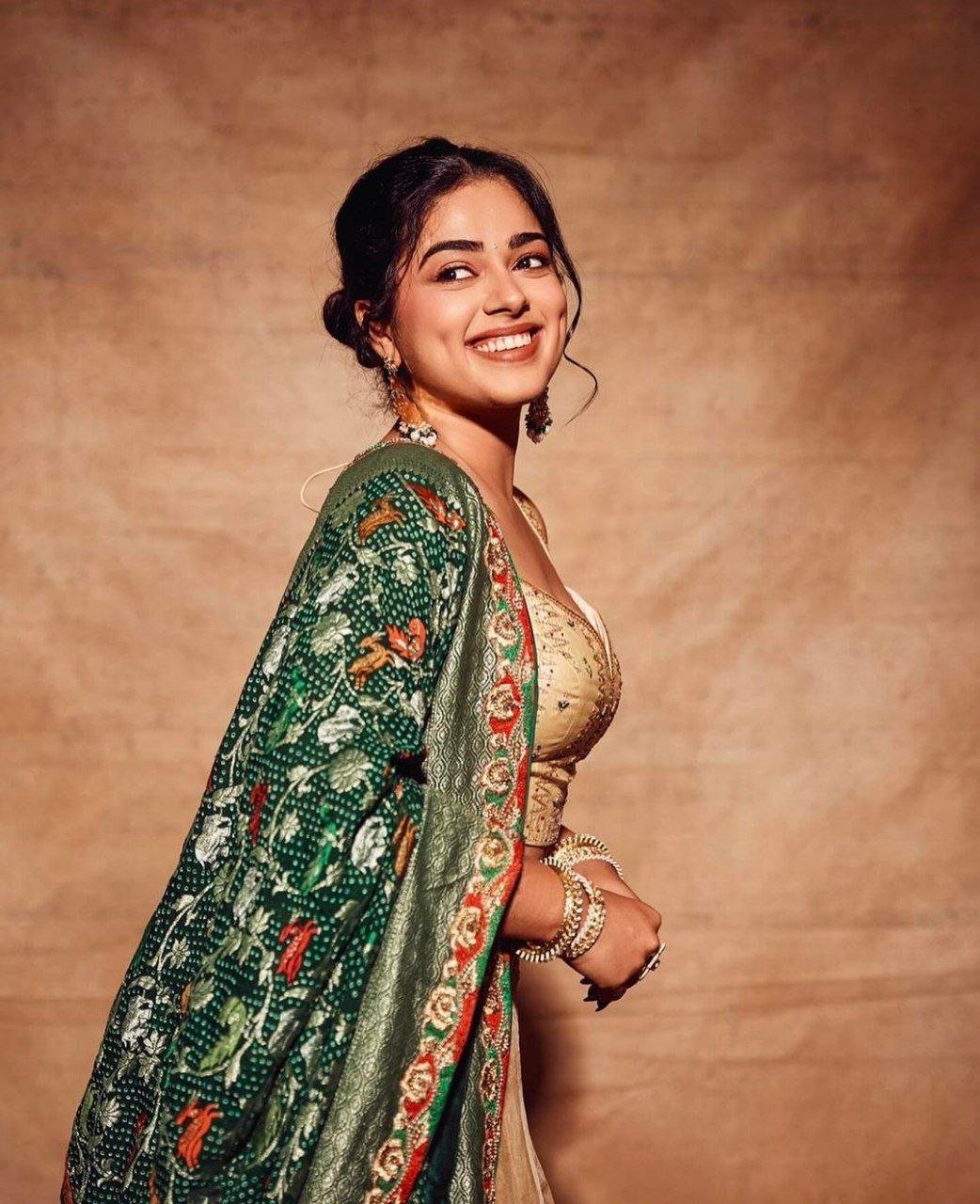 Nora Fatehi Vs Siddhi Idnani 3 hello telugu heroine gallery siddhi idnani 20240328 2