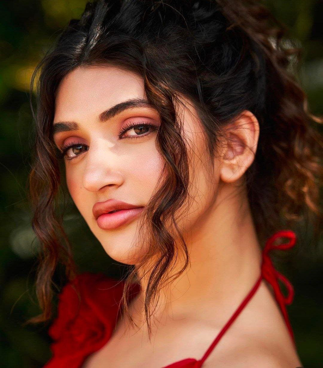 Sree Leela Vs Pragya Nagra 1 hello telugu heroine gallery sree leela 20240404 1