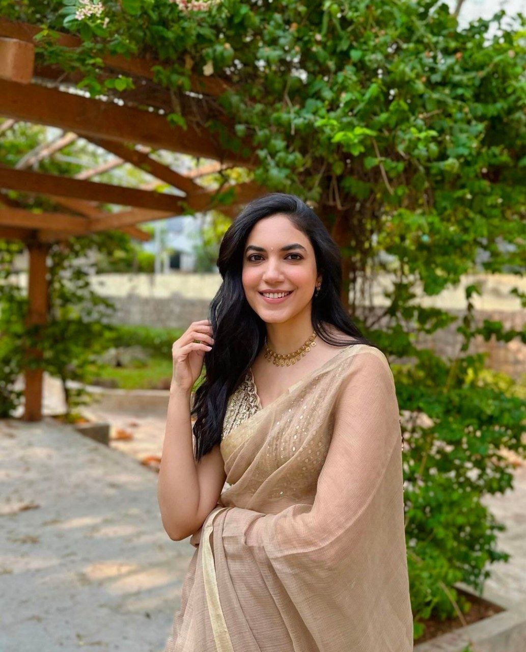 Ashika Ranganath Vs Ritu Varma 3 hello telugu heroine gallery ritu varma 20240409 2