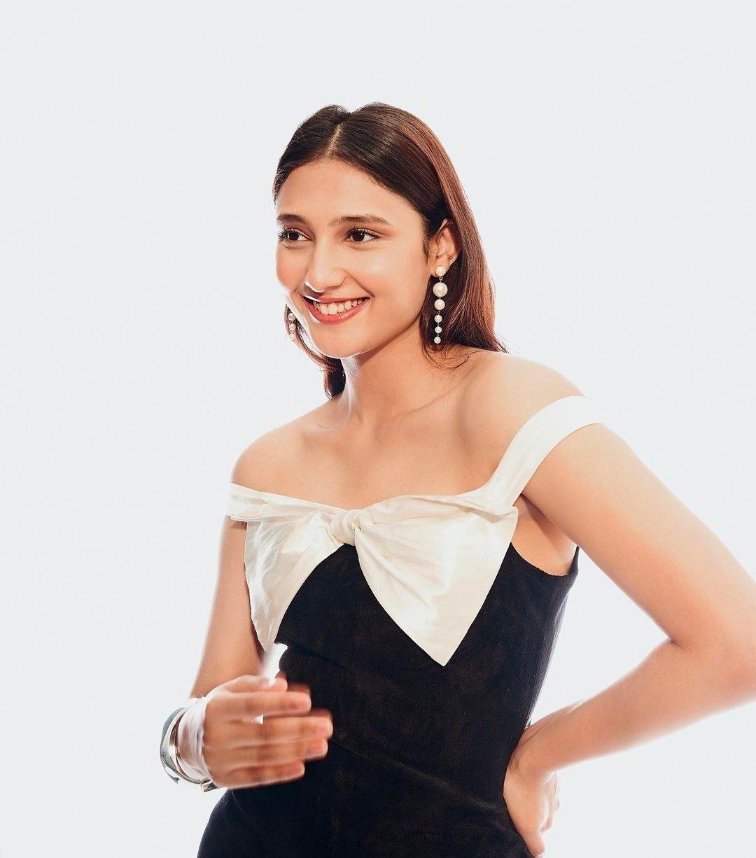 Priya Bhavani Shankar Vs Ritika Nayak 3 hello telugu heroine gallery ritika nayak 20240416 3