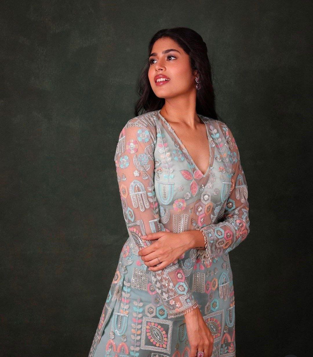 Meenakshi Chaudhary Vs Faria Abdullah 3 hello telugu heroine gallery faria abdullah 20240519 2