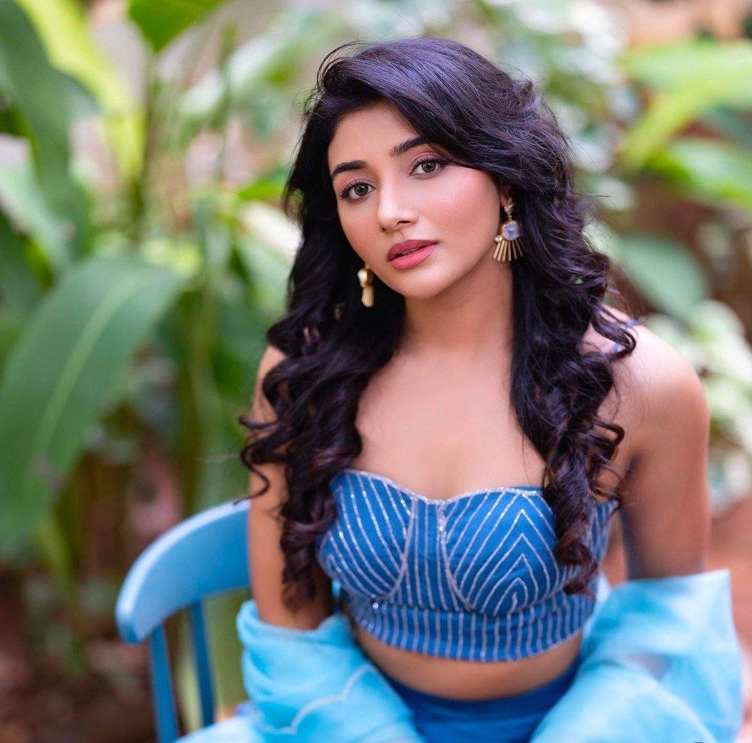 Anupama Parameswaran Vs Mirna Menon 3 hello telugu heroine gallery mirna menon 20240527 2