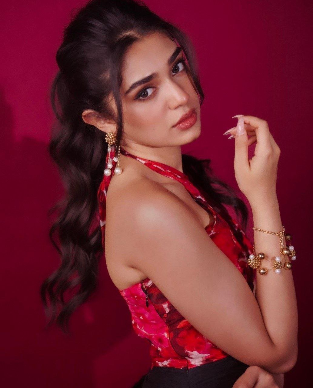 Krithi Shetty Vs Raashii Khanna 2 hello telugu heroine gallery krithi shetty 20240604 3