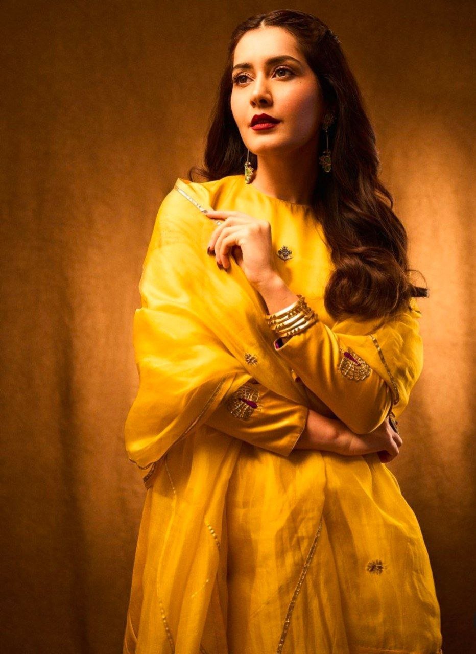 Raashii Khanna Vs Bhagyashri Borse 1 hello telugu heroine gallery raashii khanna 20240610 1