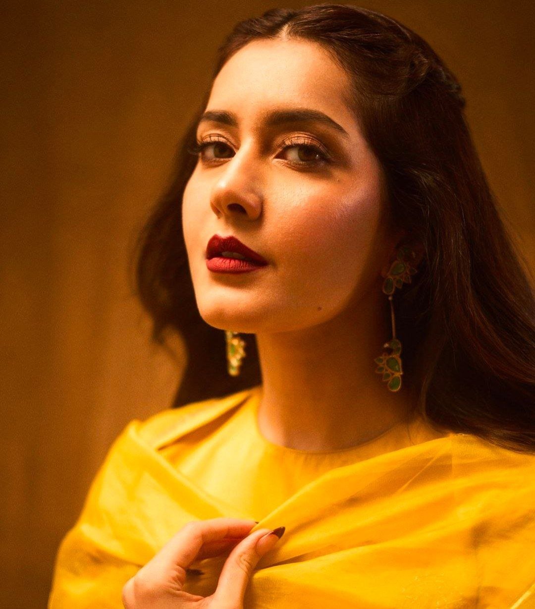 Raashii Khanna Vs Bhagyashri Borse 2 hello telugu heroine gallery raashii khanna 20240610 3