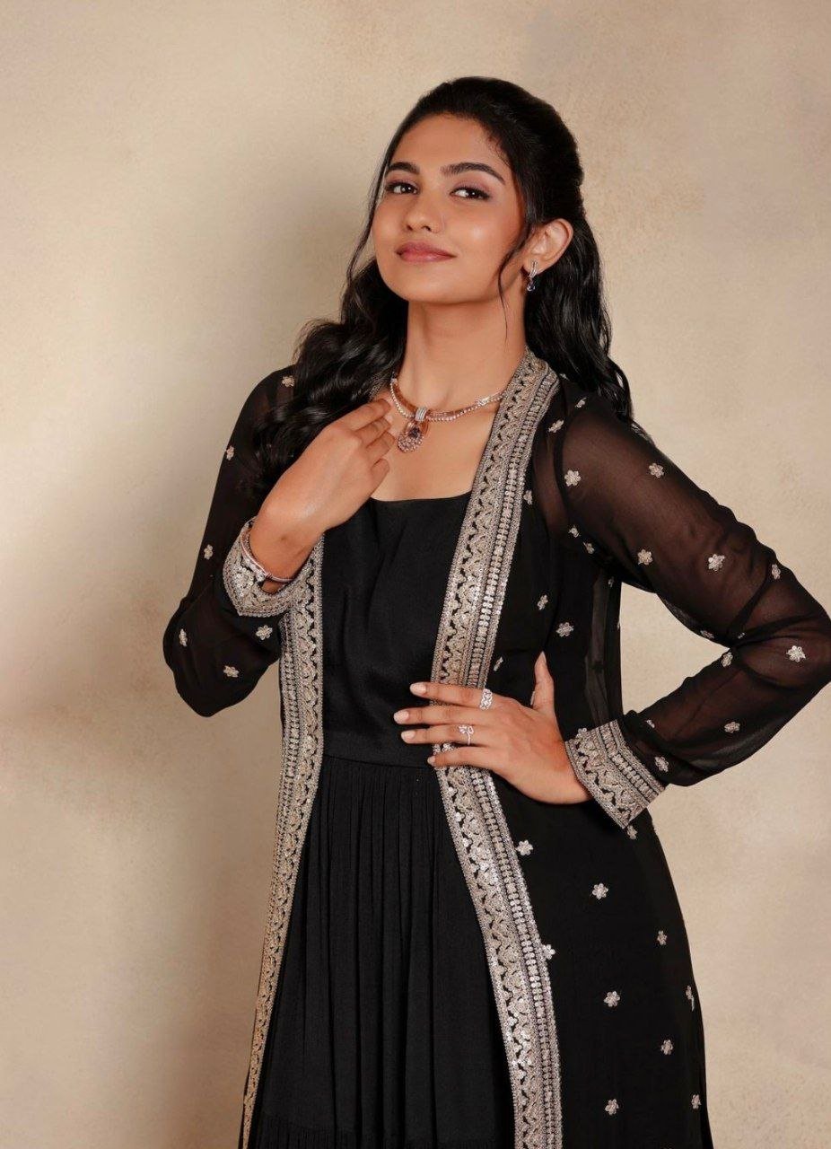 Meenakshi Chaudhary Vs Mamitha Baiju 3 hello telugu heroine gallery mamitha baiju 20240613 2