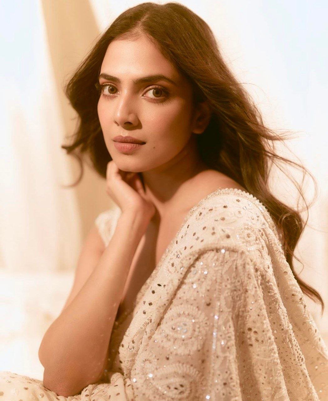 Malavika Mohanan Vs Sharvari Wagh 1 hello telugu heroine gallery malavika mohanan 20240621 1