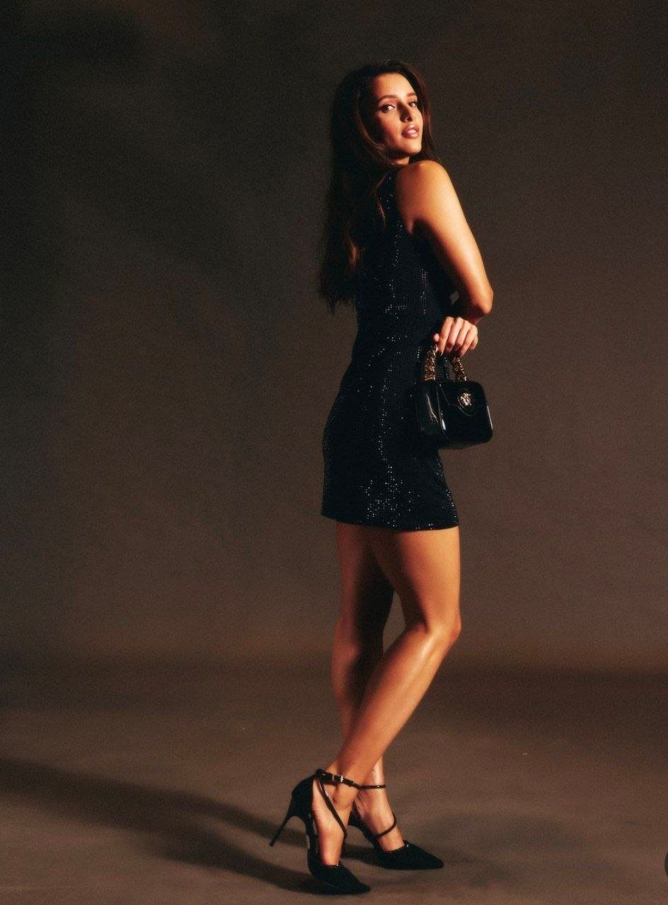 Nora Fatehi Vs Tripti Dimri 3 hello telugu heroine gallery tripti dimri 20240630 2