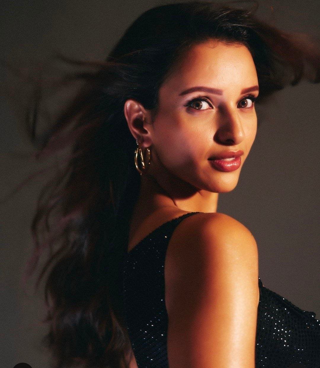 Nora Fatehi Vs Tripti Dimri 4 hello telugu heroine gallery tripti dimri 20240630 4