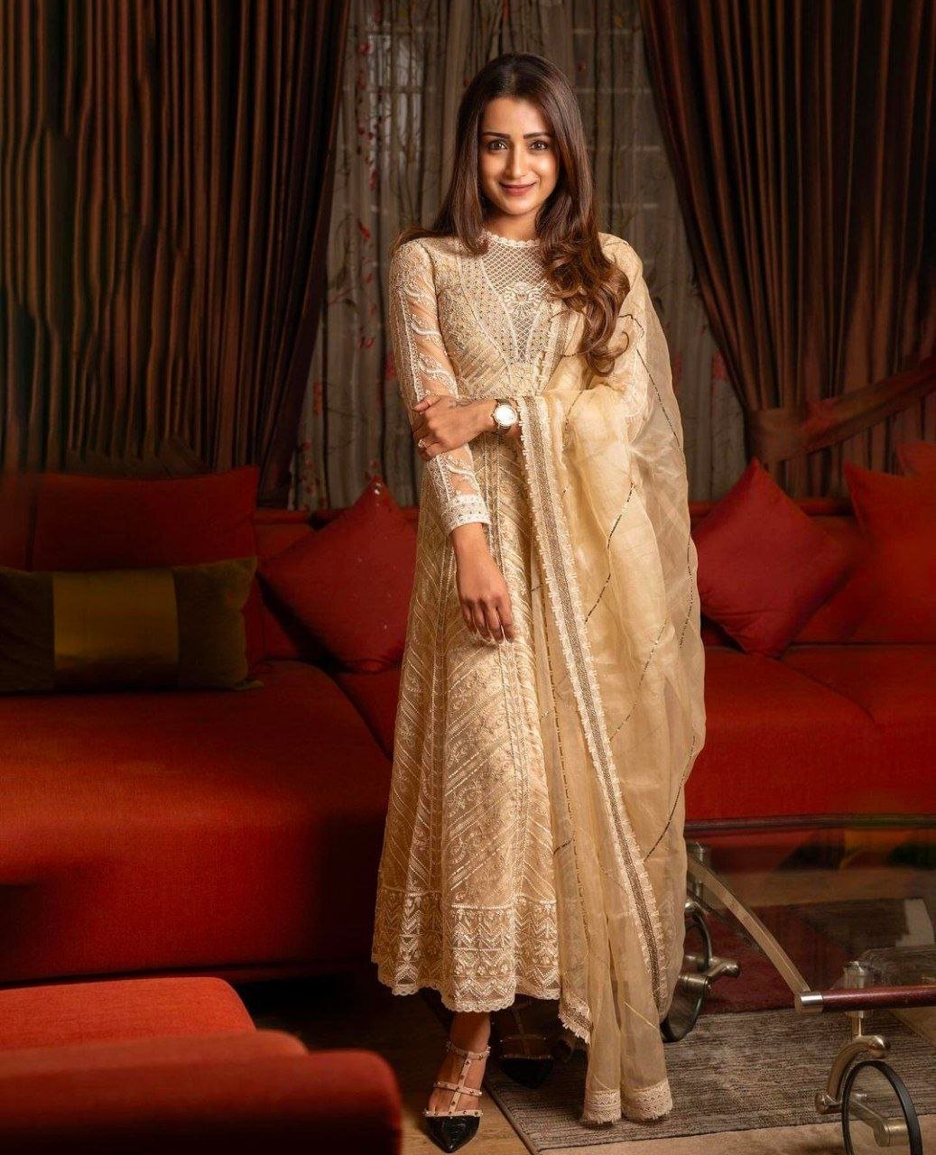 Trisha Krishnan Vs Nora Fatehi 1 hello telugu heroine gallery trisha krishan 20240704 1