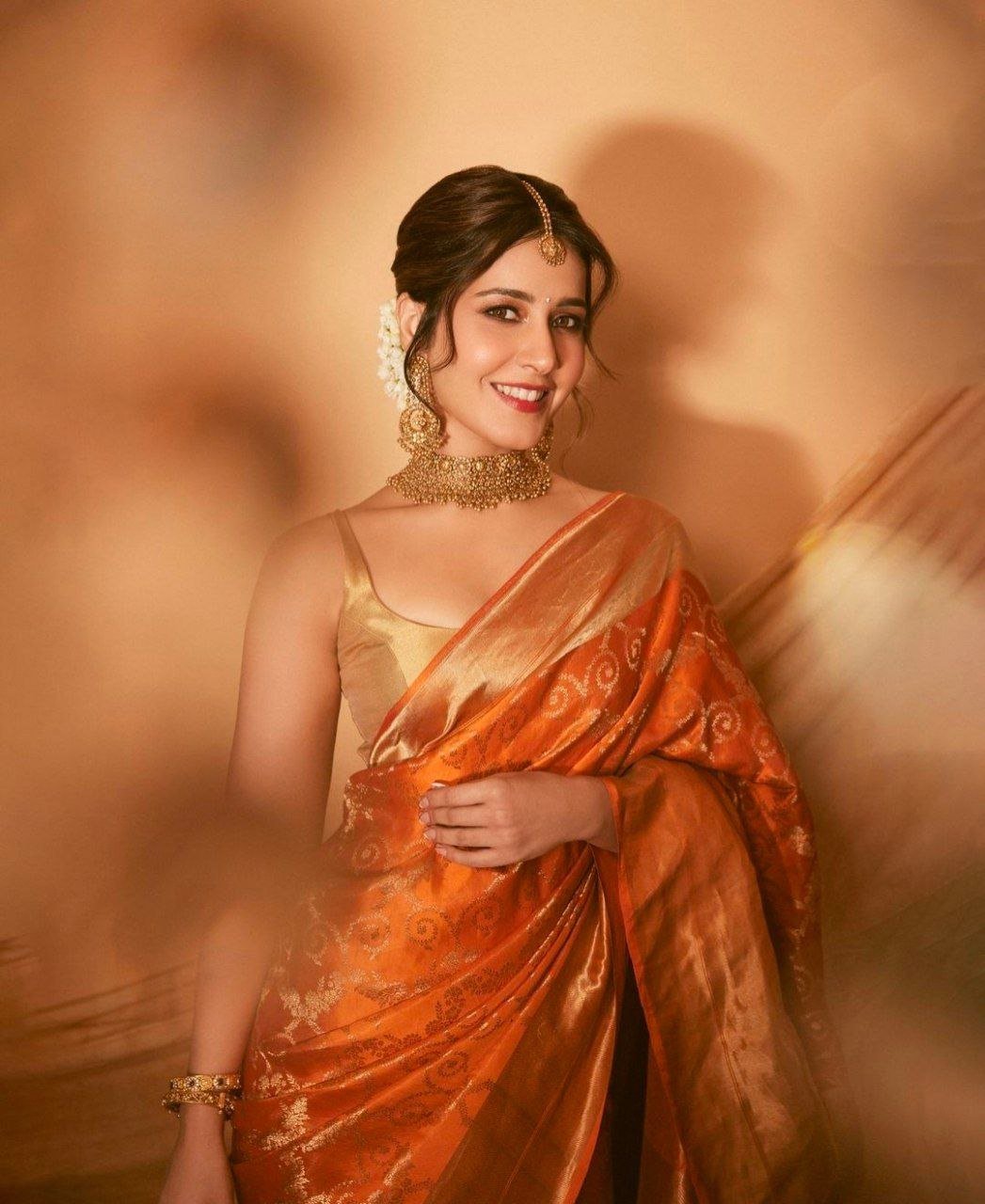 Meenakshi Chaudhary Vs Raashii Khanna 3 hello telugu heroine gallery raashii khanna 20240714 1