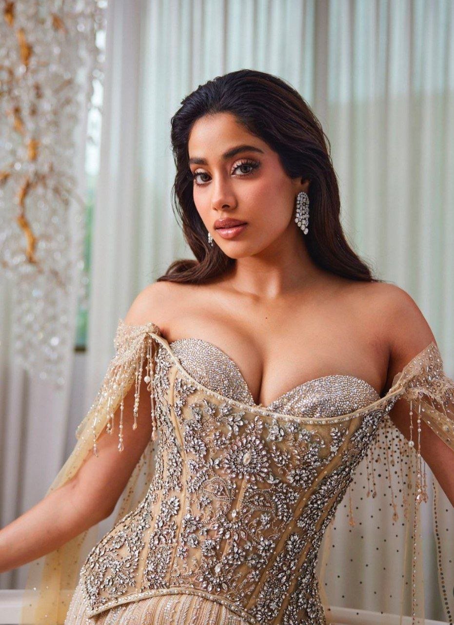 Janhvi Kapoor Vs Megha Akash 2 hello telugu heroine gallery janhvi kapoor 20240715 3