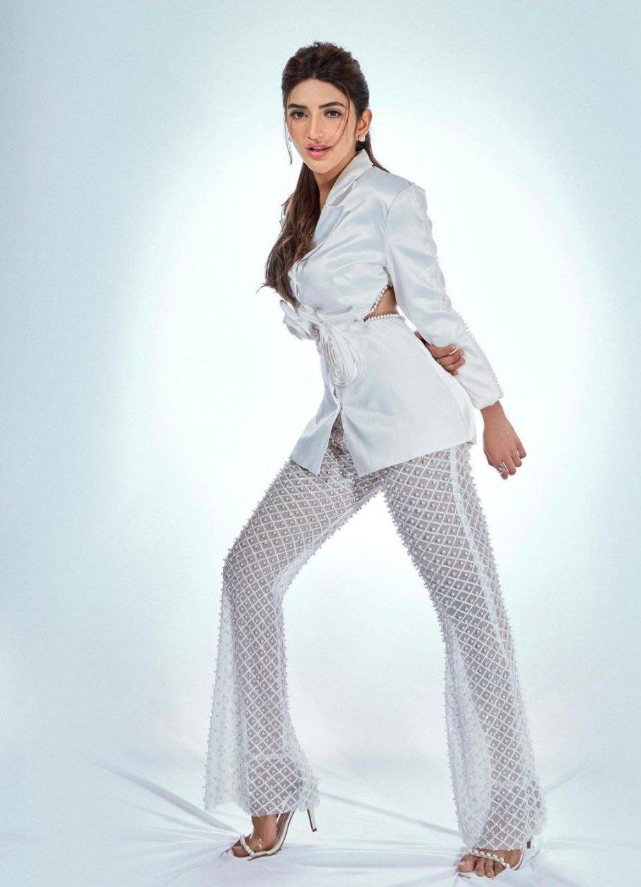 Sree Leela Vs Pragya Jaiswal 2 hello telugu heroine gallery sree leela 20240803 3