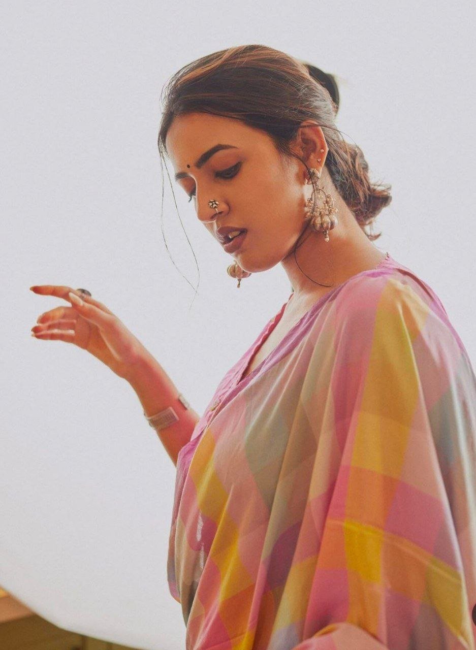 Mirnalini Ravi Vs Niharika Konidela 3 hello telugu heroine gallery niharika konidela 20240804 2