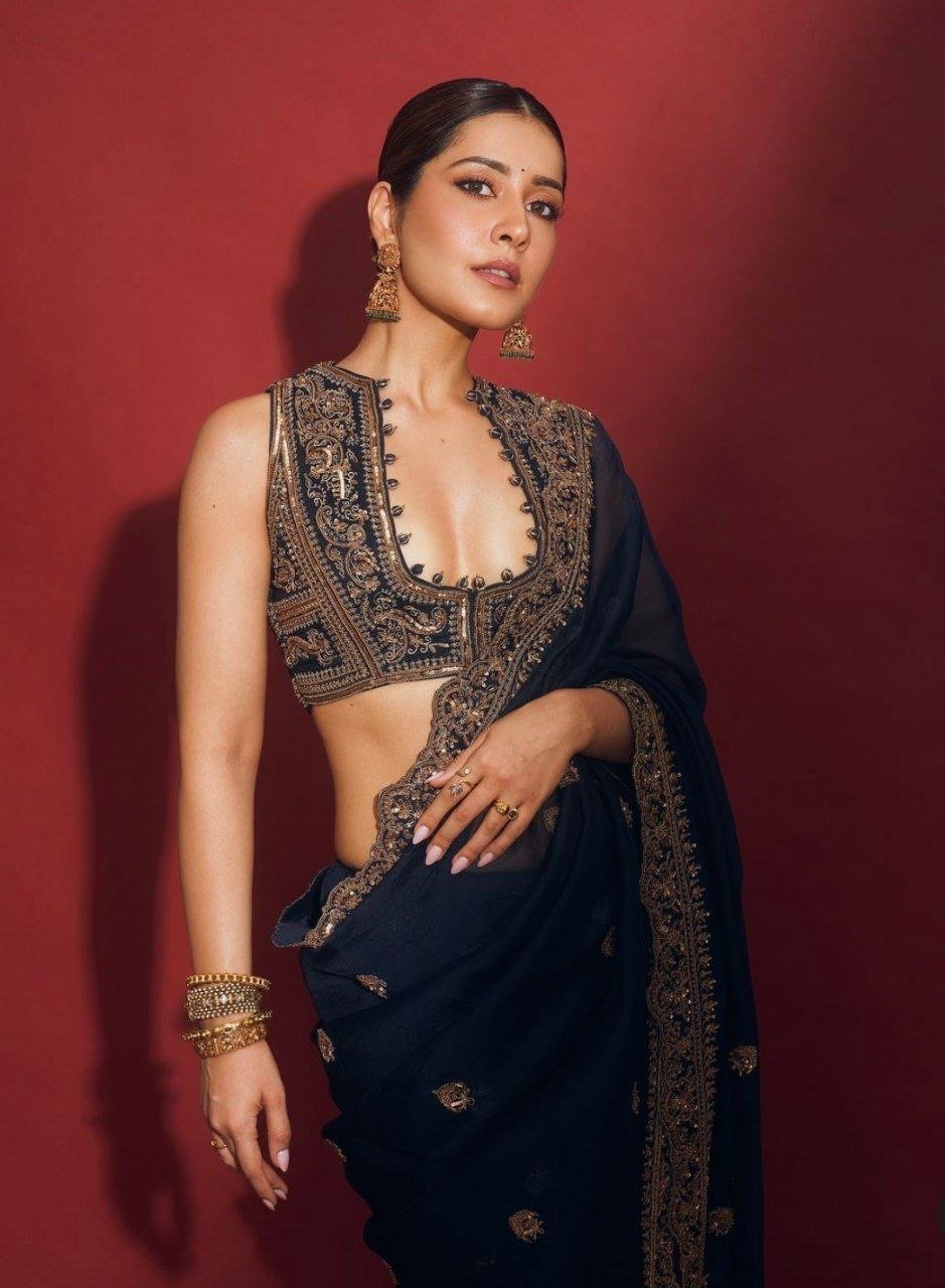 Meenakshi Chaudhary Vs Raashii Khanna 4 hello telugu heroine gallery raashii khanna 20240805 4