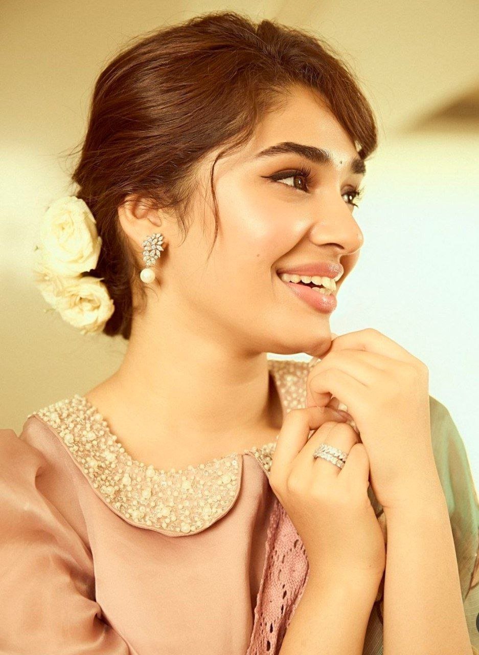 Rakul Preet Singh Vs Krithi Shetty 3 hello telugu heroine gallery krithi shetty 20240831 2